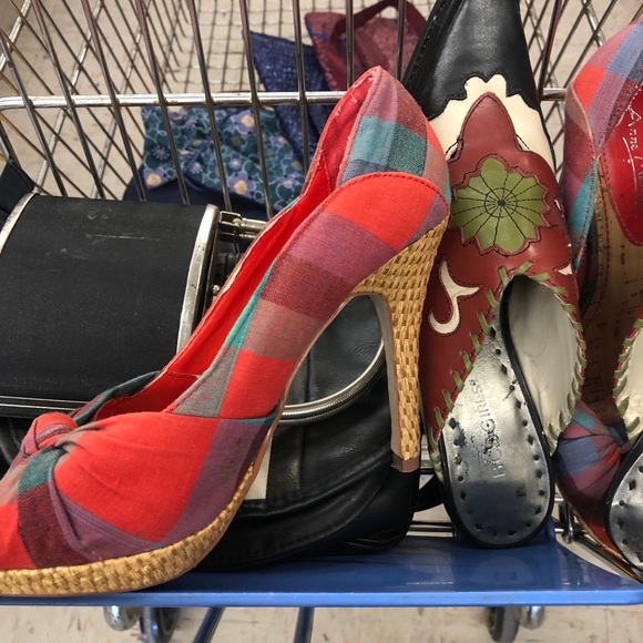 Meet Hanh Pham, your Posh Ambassador!! 🥳 - Picture 3 of 4